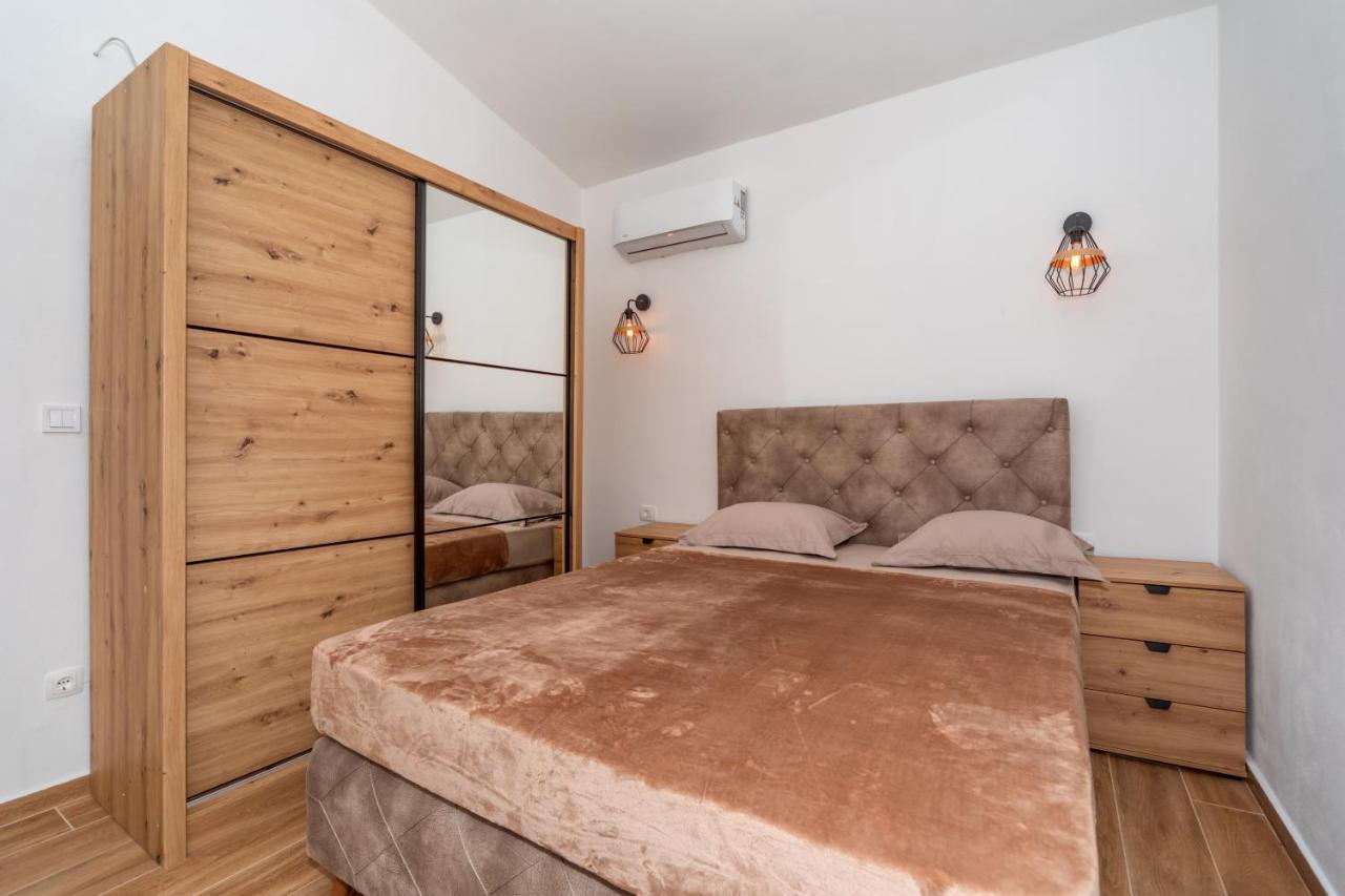 Apartman Sara Bar Extérieur photo